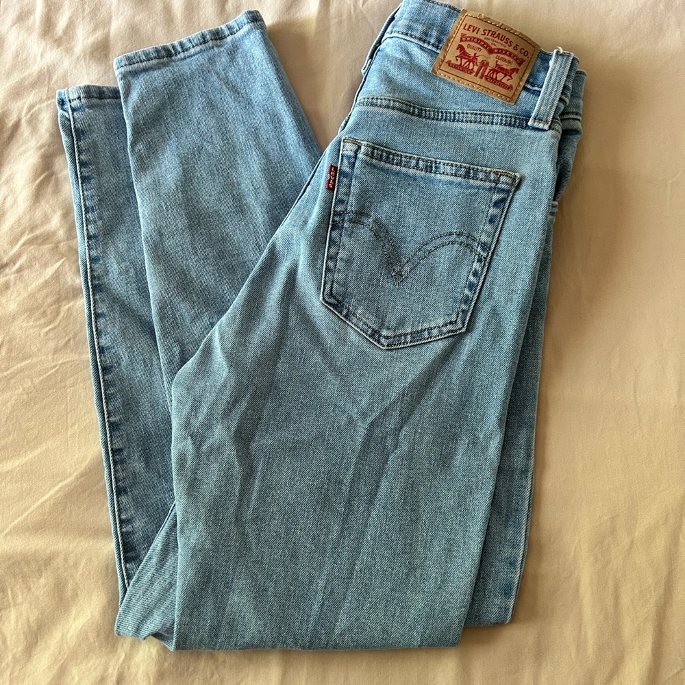 Levi’s High Waisted Mom Jeans